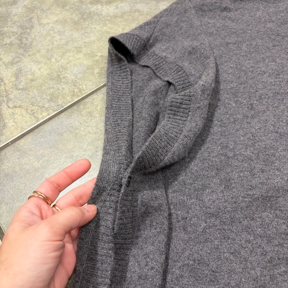 Talbots Womens Pure Cashmere Gray Turtle Neck Poncho Sz L Preppy Career Casual - Picture 4 of 9